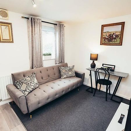 Snug 1Br Apt, Self Check In, Parking, By Derbnb Hilton  Exterior photo
