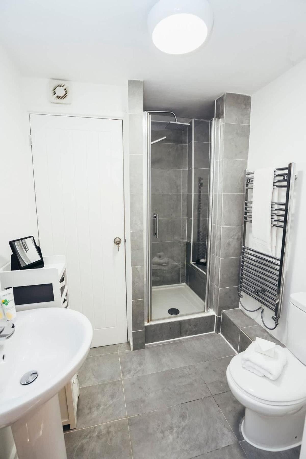 Snug 1Br Apt, Self Check In, Parking, By Derbnb Hilton  Exterior photo